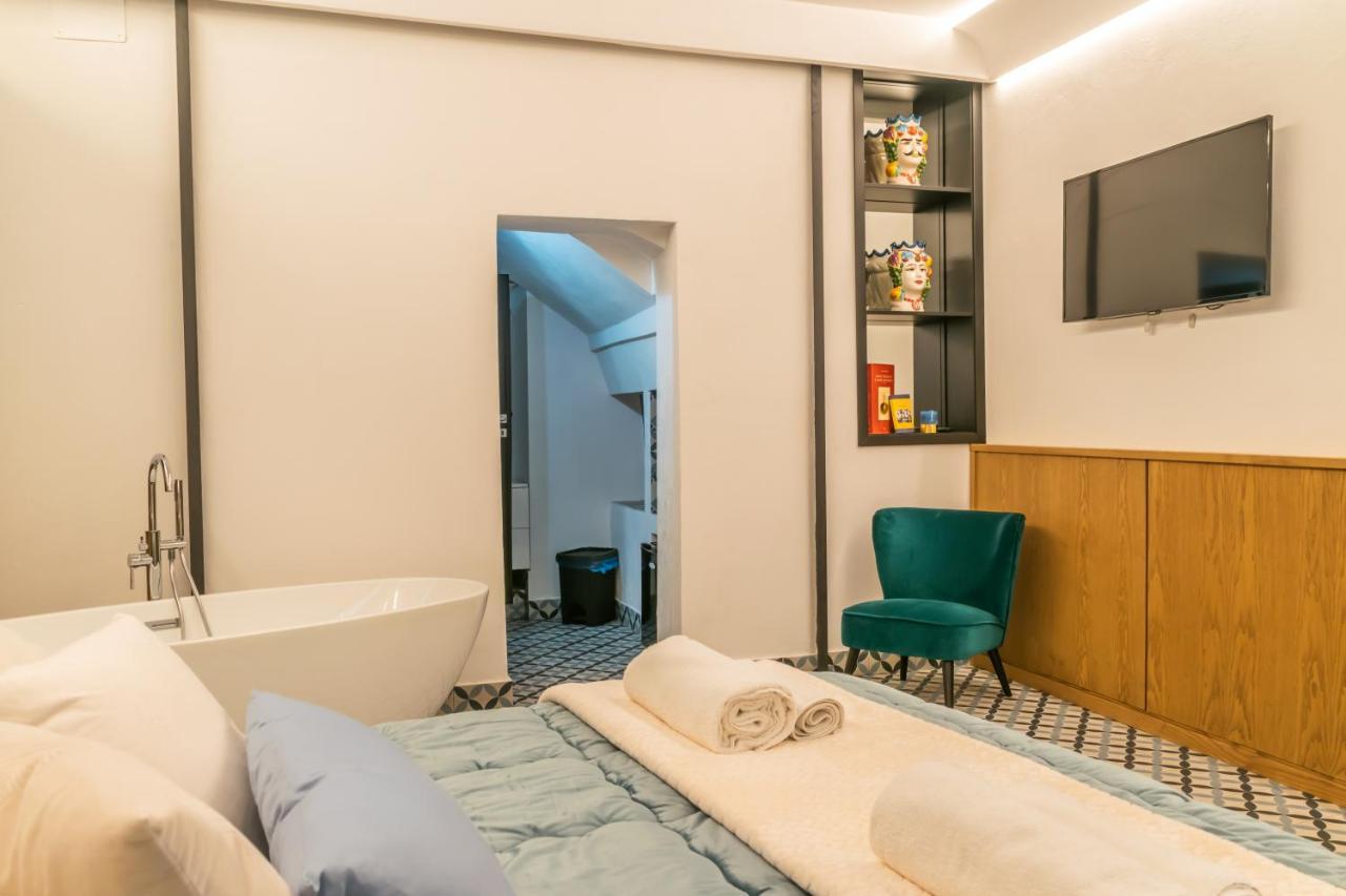 فافارا Community Rooms & Wine المظهر الخارجي الصورة